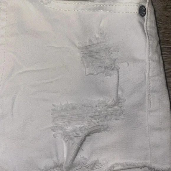 Aeropostale high rise shorty white denim distressed jeans size 2 - Picture 3 of 5